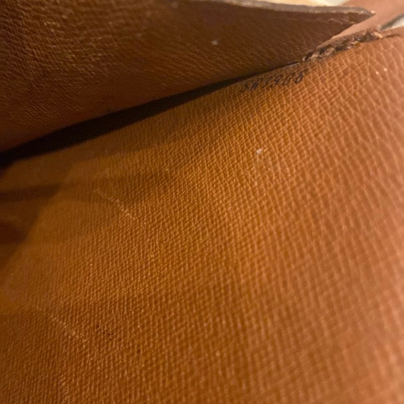 Authentic Louis Vuitton Courcelles Vintage Monogram Canvas Messenger Bag - Picture 7 of 16